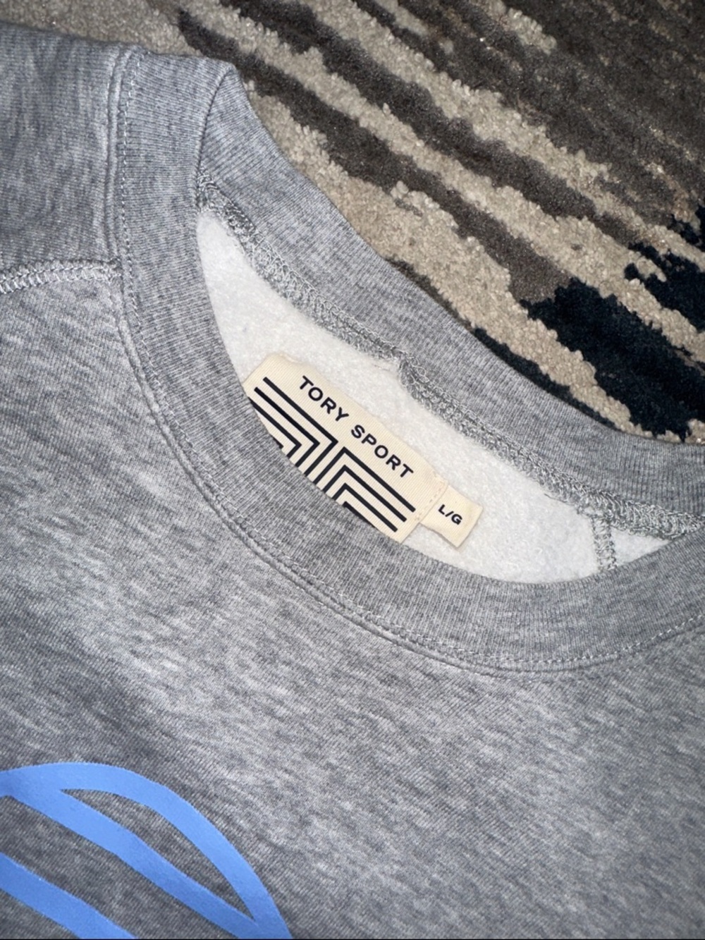 Tory Sport Light Gray Crewneck Sweatshirt with Light Blue Logo and shorts large - Picture 2 of 4